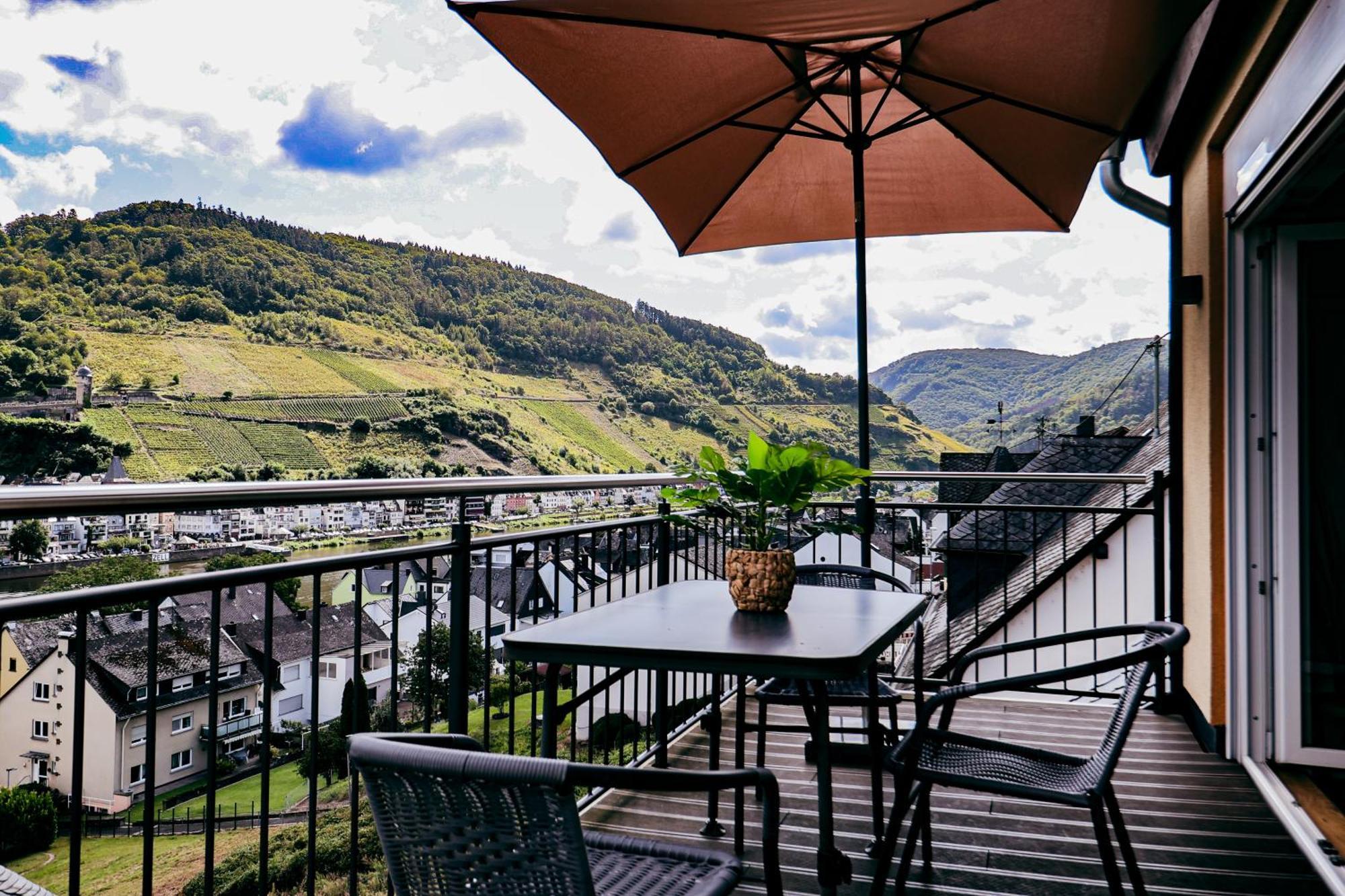 Sky Apartment, Blick Zur Mosel, Grosser Balkon, Kaffeemaschine, Smart Tv Zell an der Mosel Eksteriør bilde