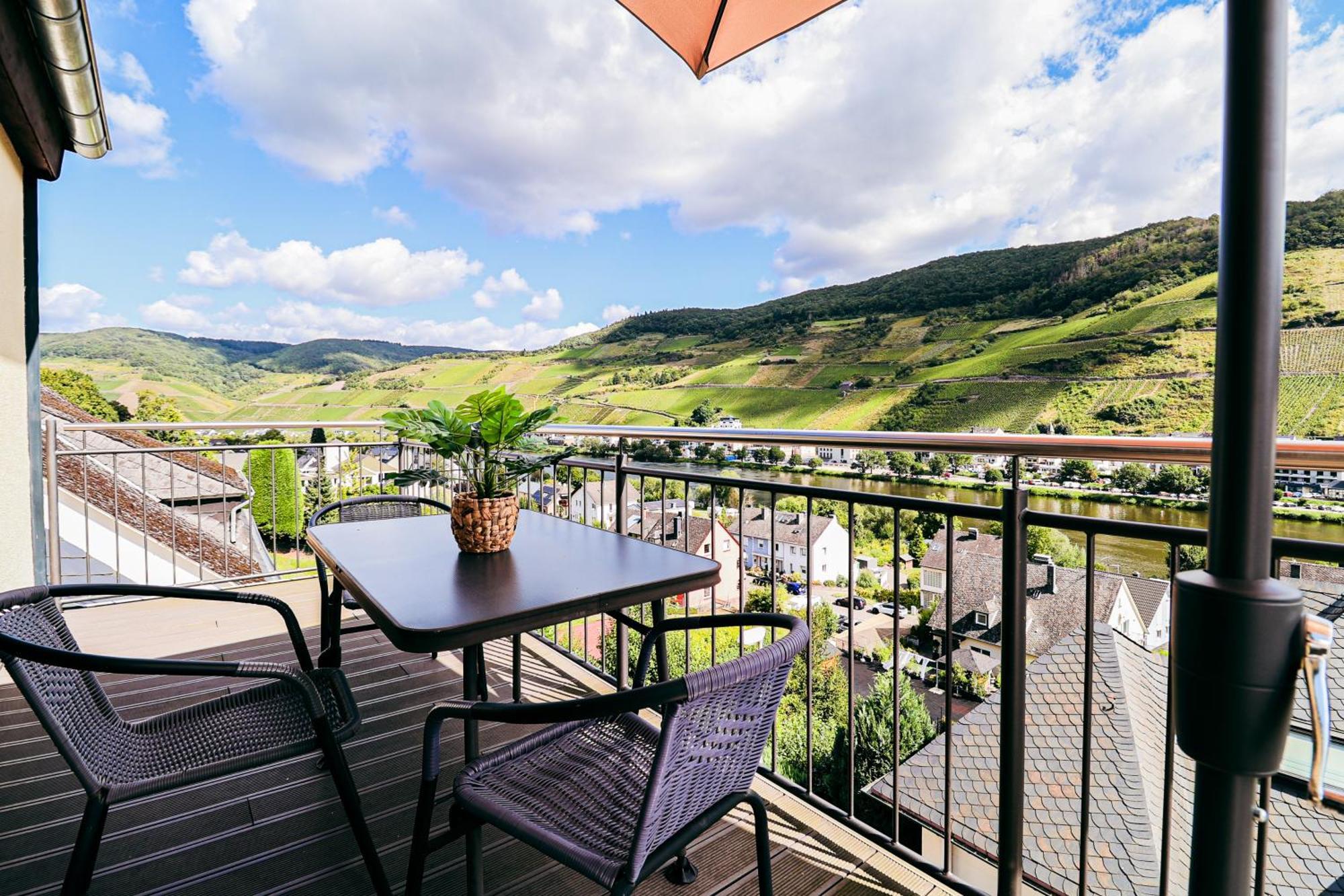 Sky Apartment, Blick Zur Mosel, Grosser Balkon, Kaffeemaschine, Smart Tv Zell an der Mosel Eksteriør bilde